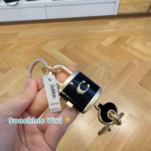 NWT Coach Lock and Key Bag Charm Valet Detachable Key Ring Fob C1679 - Picture 3 of 5